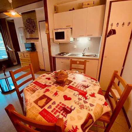 Avec Balcon Et Parking Couvert, Proche Telemix Et Pistes, A Appartement