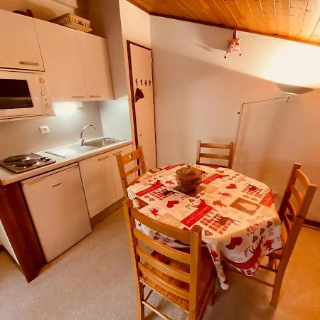 Appartement Avec Balcon Et Parking Couvert, Proche Telemix Et Pistes, A *
